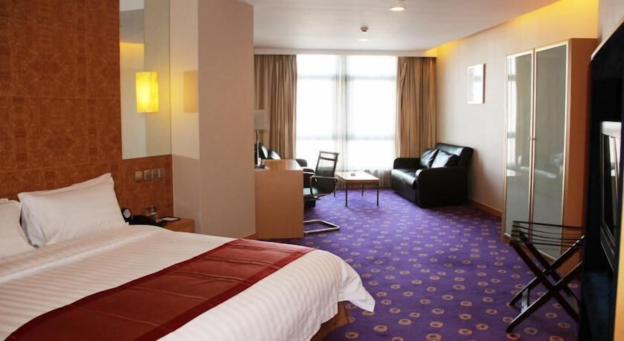 Ramada Plaza Pudong South Hotel 4*