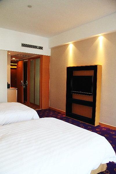 Ramada Plaza Pudong South 4*